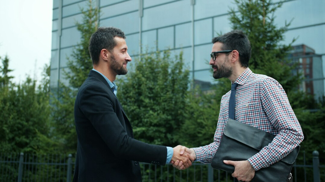 handshake closing business deal